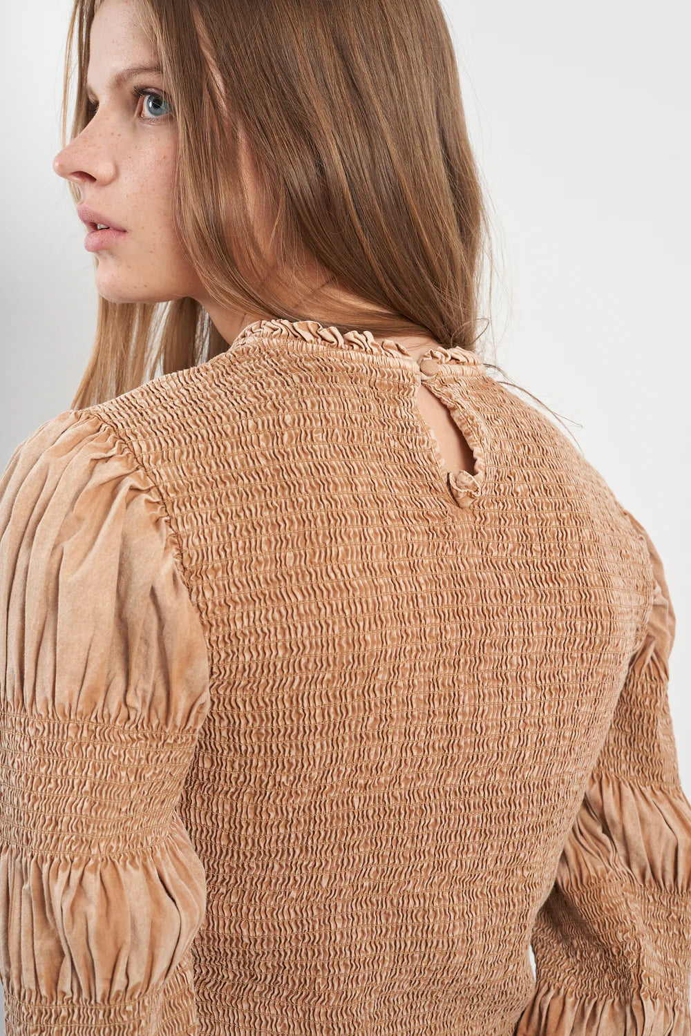 ΚΟΝΤΟ ΦΟΡΕΜΑ LEANDRA