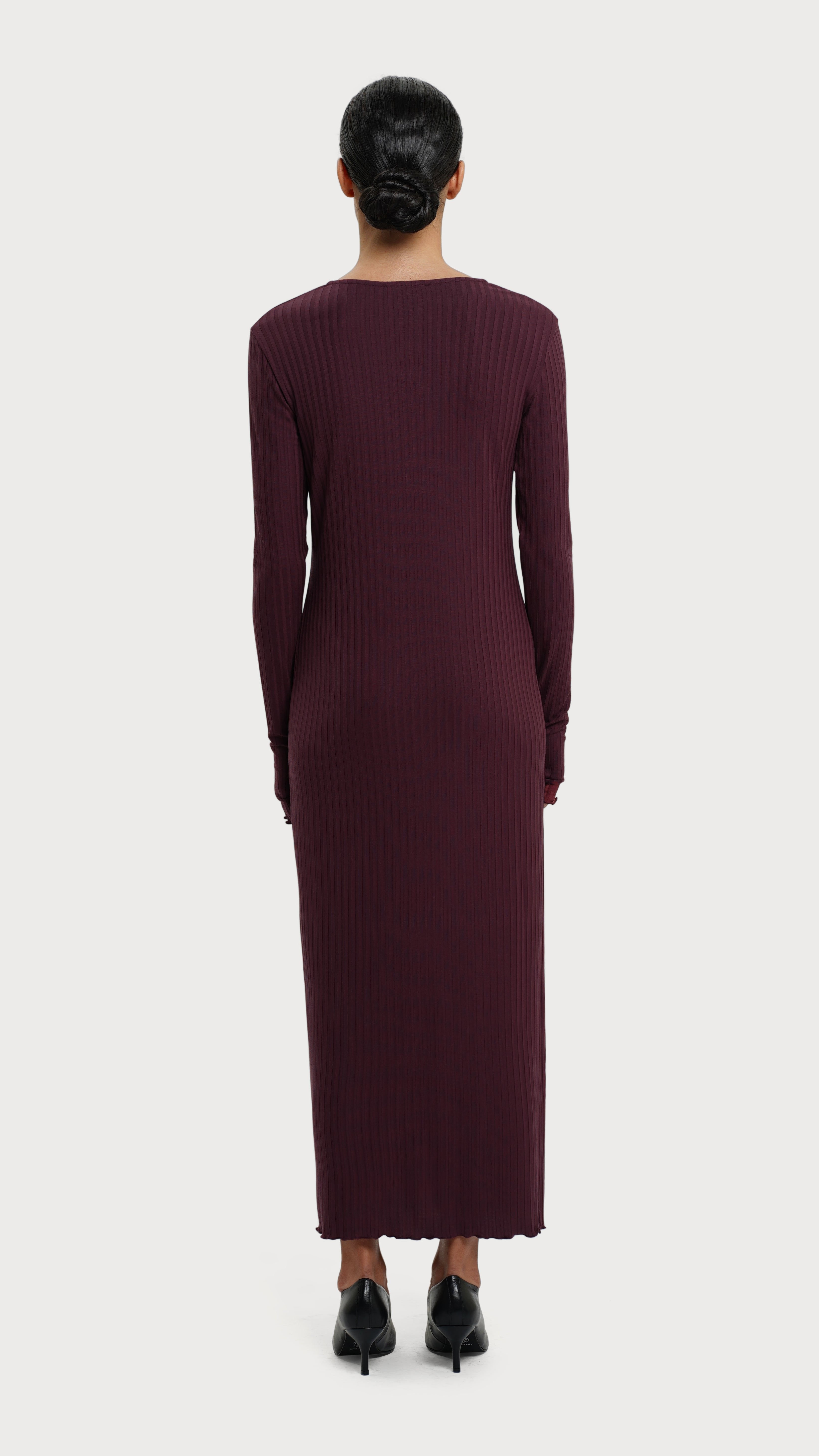 RESIDUS Bordeaux-wine long fitted dress with long sleeves and V