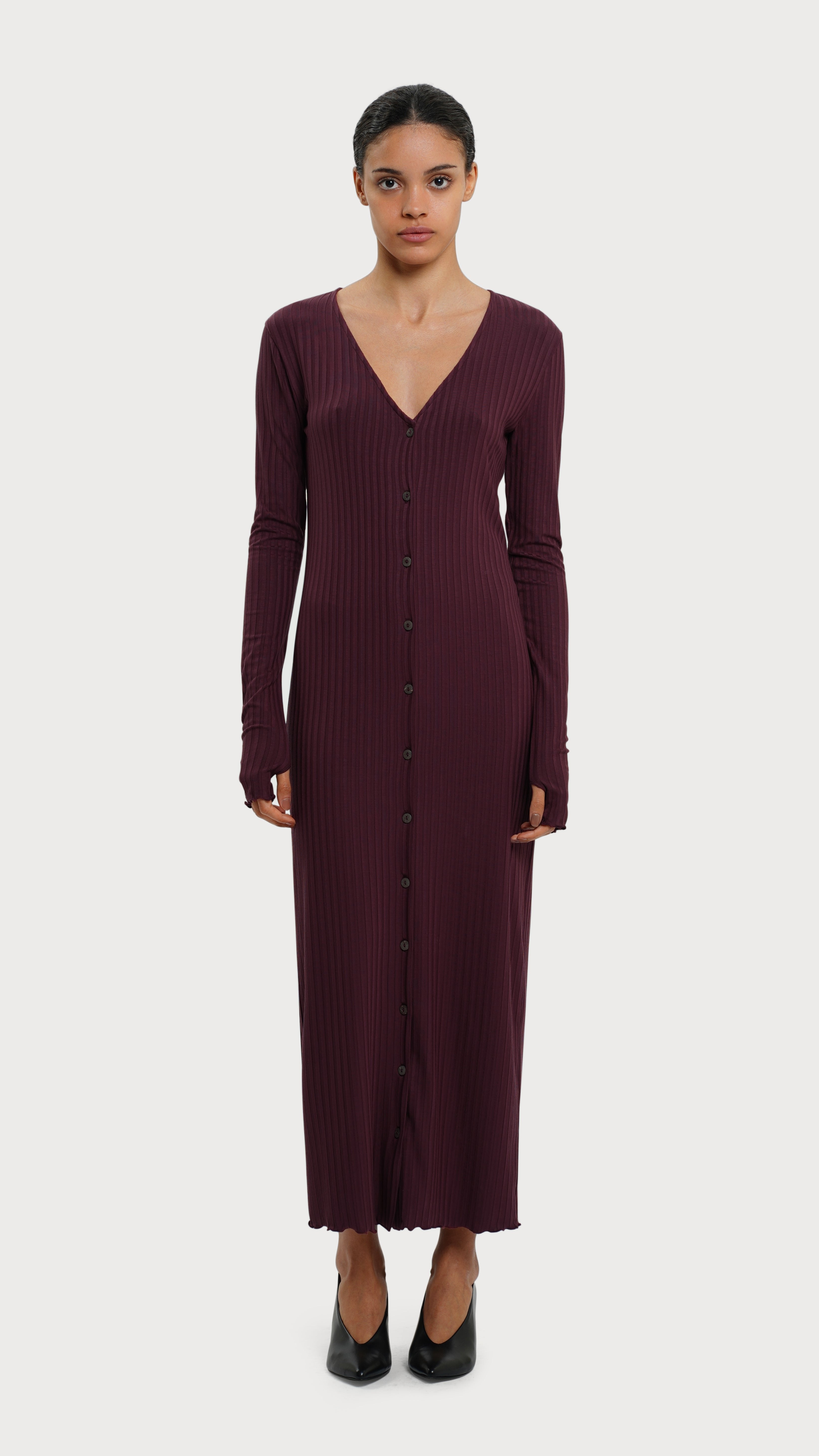 RESIDUS Bordeaux-wine long fitted dress with long sleeves and V neckline