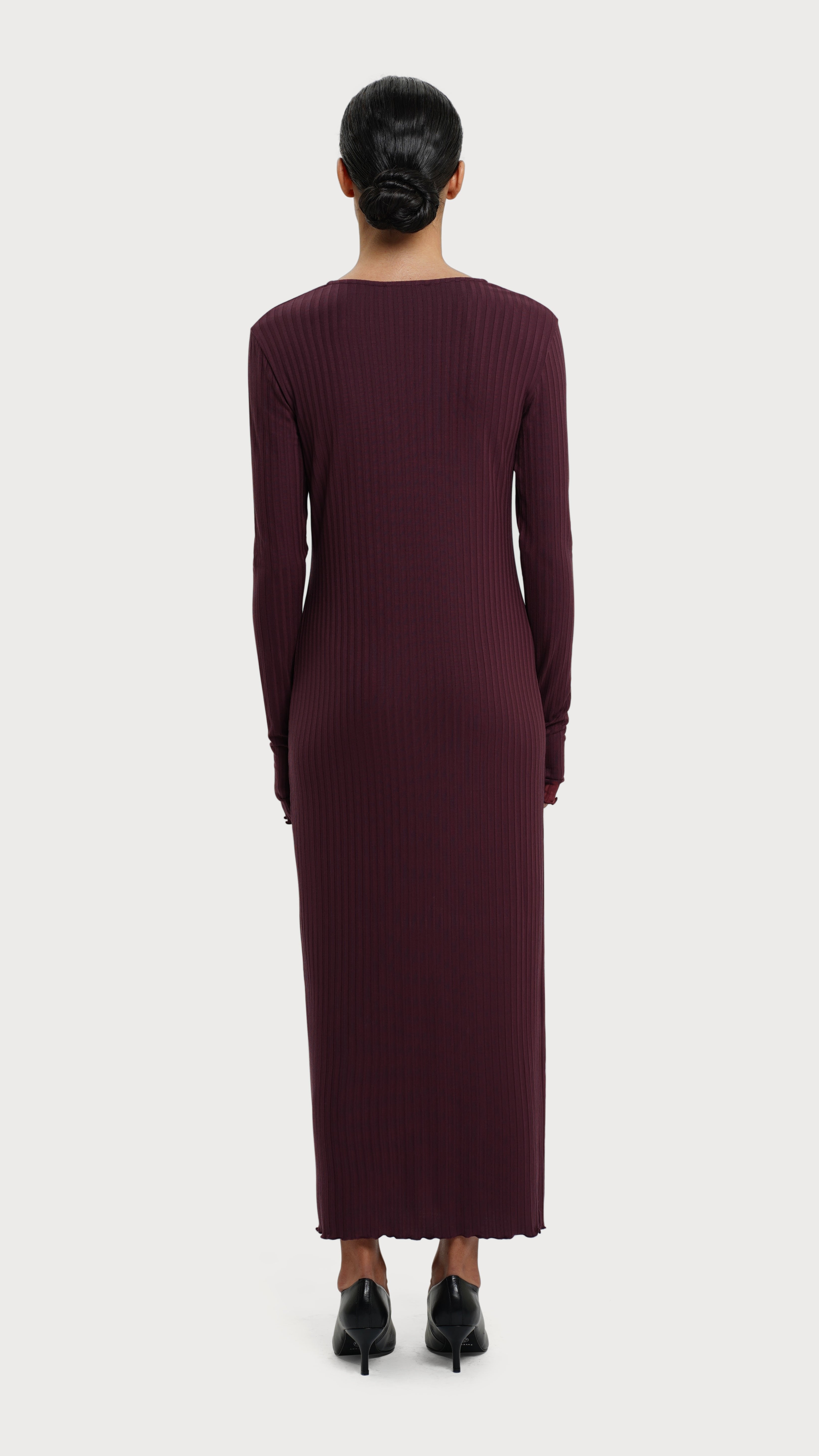 RESIDUS Bordeaux-wine long fitted dress with long sleeves and V 