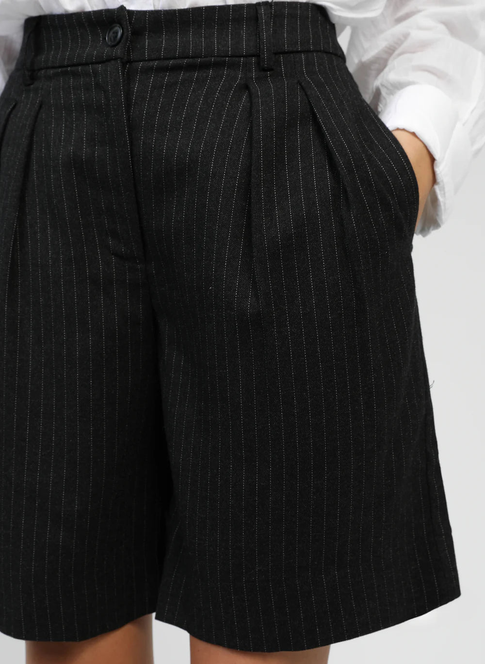 Black tailored wide leg shorts waistband detail